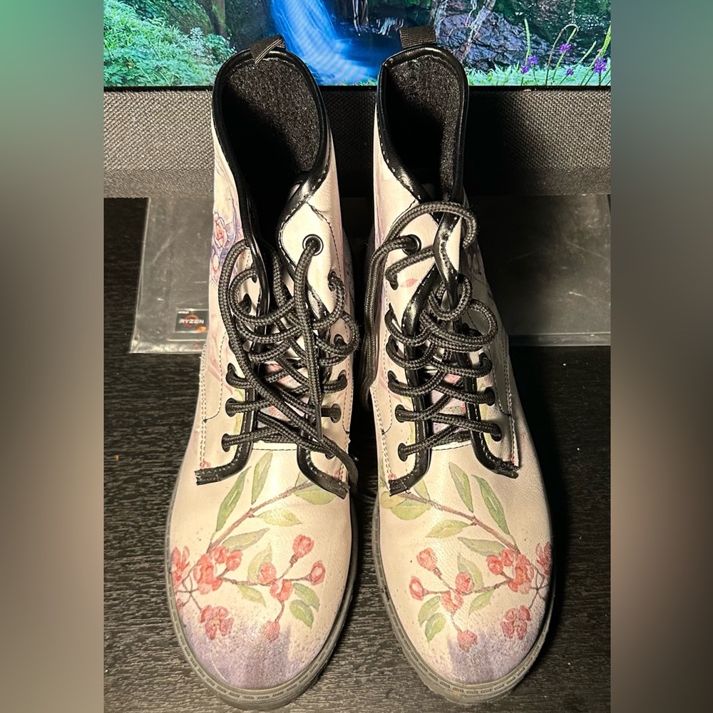 Faux Leather Lace Up Chunky Heeled Boots.